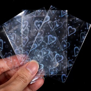 Pochettes pour cartes photo en PP imprimées au laser avec motif cœur holographique, 66x91mm, épaisseur <span class=keywords><strong>200</strong></span> microns, effet magique, sans fermeture pour carte - Product Image 3