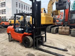 Chariot élévateur diesel Toyota FD50 d'occasion de 5 tonnes avec pompe de boîte de vitesses et moteur - Système hydraulique stable pour la manutention de charges lourdes - Product Image 2