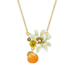 2025 nuova <span class=keywords><strong>collana</strong></span> <span class=keywords><strong>di</strong></span> fiori Gardenia in oro placcato placcato in ottone per donne simpatiche collane con ciondolo arancio agrumi - Product Image 1
