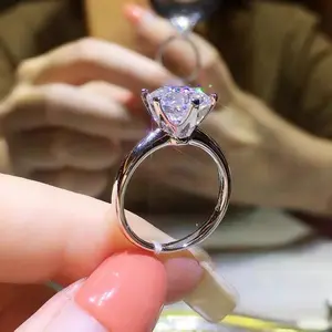 Anel de diamante clássico de pedra Mosang de alta clareza para mulheres, anel de casamento T família com seis garras, anel de diamante para presente de festival