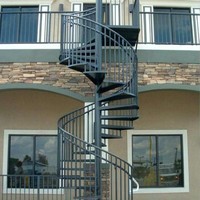 Escalier en spirale moderne en fer pour extérieur avec garde-corps en verre, design éco-responsable à colonne centrale, pour villa, duplex, balcon, loft - DIY