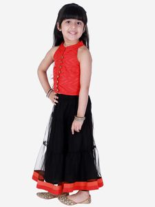 Conjunto Étnico Elegante para Niñas Twisha, Top Estilo Incut Combinado con Ghagra de Malla en Rojo y Negro (6 Meses a 14 Años) - Product Image 4