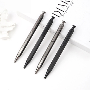 ปากกาทรงหกเหลี่ยมแนวสปอร์ตสุดหรูทำจากโลหะเงินสีเทาดีไซน์เรียบง่ายพร้อมหมึกน้ำมัน - Product Image 3