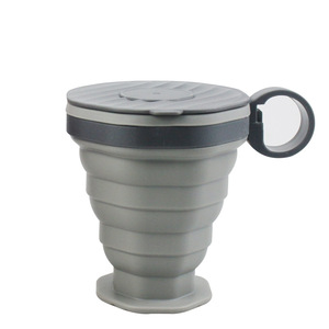 Tasse à café pliable moderne en silicone avec sangle, couvercle classique et paille, idéale pour les voyages, le thé et les stimulants (caféine) - Product Image 5