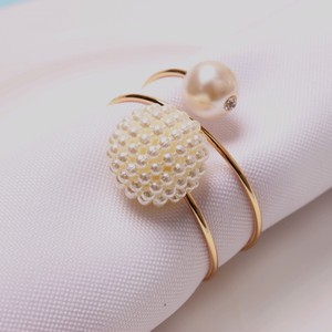 Portatovagliolo <span class=keywords><strong>in</strong></span> <span class=keywords><strong>argento</strong></span> perlato con decorazioni per la tavola della cena della festa nuziale - Product Image 4