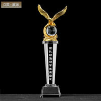 YZ Direct Sales Trophée en cristal personnalisé design spécial trophée en cristal et métal en forme d'aigle plaque de verre en cristal