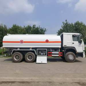 <span class=keywords><strong>Camion</strong></span>-<span class=keywords><strong>citerne</strong></span> Sinotruck Howo 6X4 personnalisé, NEUF, avec pont en acier, 371 ch, transmission manuelle, réservoir de 20 mètres cubes - Product Image 4