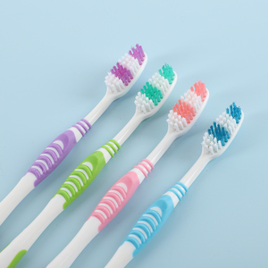 แปรงสีฟันวินซ่า คัมแคร์ ขนแปรงนุ่ม สำหรับผู้ใหญ่ แบบใช้มือ ดูแลสุขภาพช่องปาก - Product Image 3