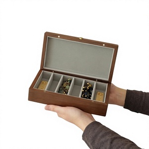 Boîte de rangement pour bijoux en bois naturel écologique, moderne, personnalisée, faite à la main, avec un design à 1 niveau pour la maison et les voyages - Product Image 4