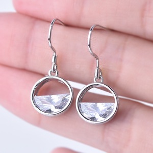 Orecchini Pendenti a Goccia a Forma di Mezzaluna per Donne, Eleganti Gioielli Pendenti a Mezzaluna - Product Image 2