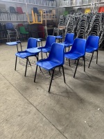 Chaise de formation universitaire empilable de qualité commerciale avec tablette d'écriture ergonomique et porte-livre pour salle de classe et amphithéâtre universitaire