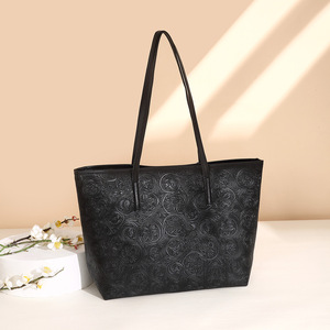 Facile da prendere senza cerniera di grande capacità Design semplice Tote Bag da donna Laptop in pelle intagliata con motivi a tracolla senza sciarpa di seta - Product Image 5