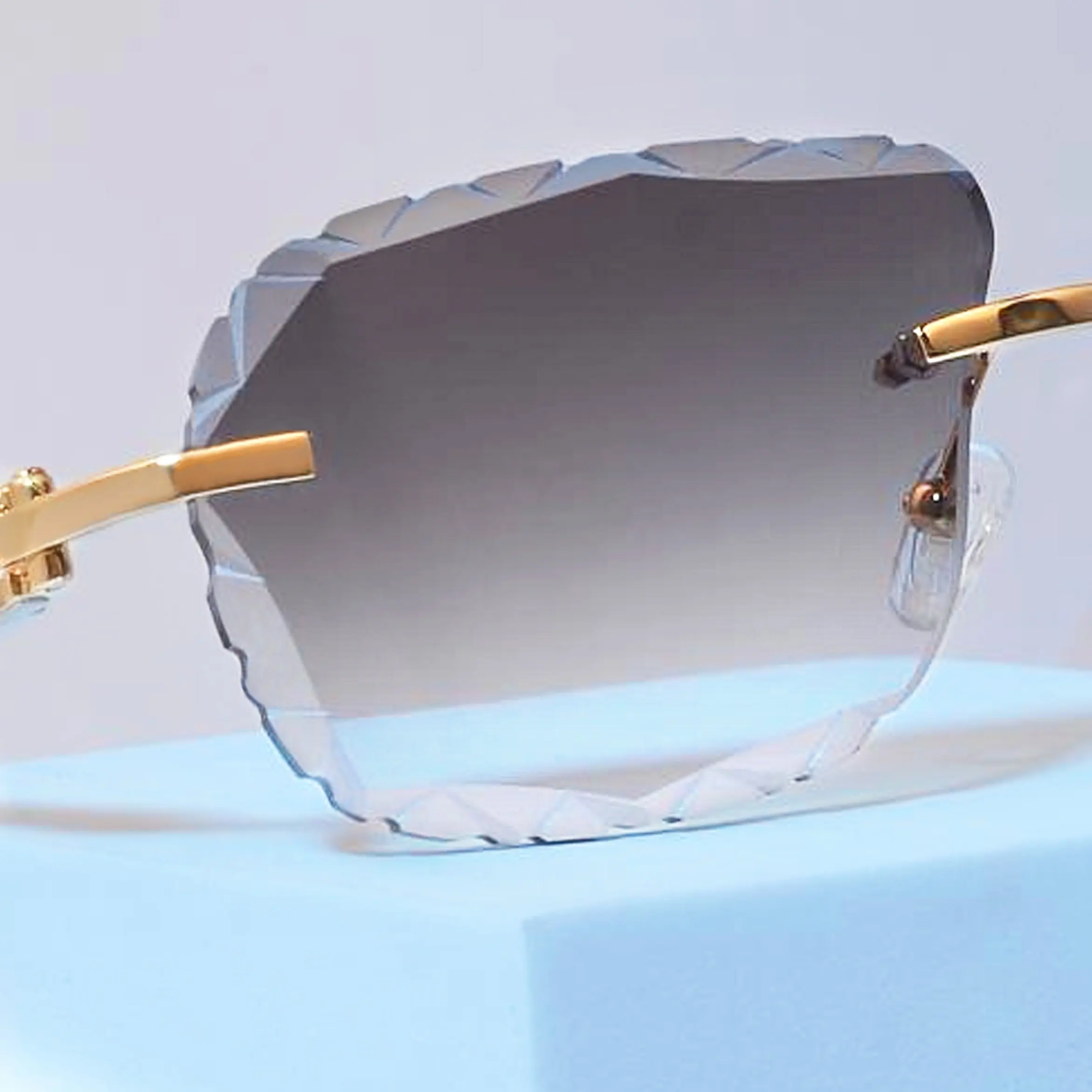 2022 luxury brand men trendy sun glasses buffalo horn fashion rimless sunglasses