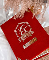 Livre de Nikkah de luxe à couverture souple en velours, dossier personnalisé pour certificat de mariage islamique avec initiales dorées et coins miroir