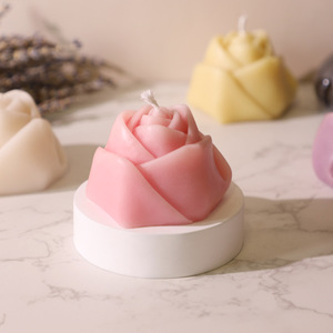 Vela aromática tallada a mano con forma de pilar de rosa, sin humo, para decoración, cumpleaños y San Valentín - Product Image 4
