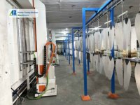Ligne de peinture en poudre automatique avec système de convoyage sans alimentation électrique pour pièces métalliques