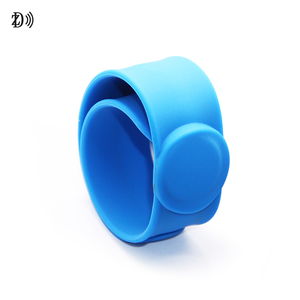 로고 맞춤형 NFC 팔찌 13.56Mhz 클래식 EV1 RFID 슬랩 실리콘 손목 밴드 - Product Image 4