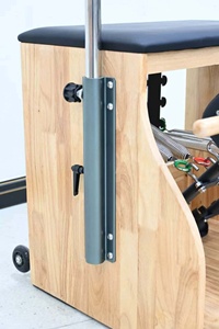 <span class=keywords><strong>Silla</strong></span> de Pilates Wunda Elink E-09 de Madera de Roble Resistente con Asas de Acero Inoxidable y Resorte Alemán para <span class=keywords><strong>Ejercicios</strong></span> Corporales - Product Image 4