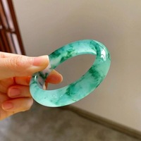 Gelang Batu Kuarsa Bunga Mengambang Transparan Langka, Elegan dan Mewah, Lebar 10mm, Permukaan Datar, Batu Giok Hijau Alami untuk Wanita