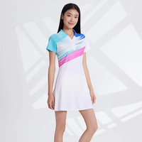 Gaun Bulu Tangkis Wanita Custom Putih Pink Biru Gradasi Kerah Tegak Sublimasi Cepat Kering Rok Olahraga Tenis Satu Potong
