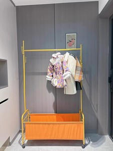 <span class=keywords><strong>Porte</strong></span>-vêtements unipolaire cintre en tissu <span class=keywords><strong>porte</strong></span>-vêtements support pour magasins mode lumière luxe grande capacité - Product Image 3