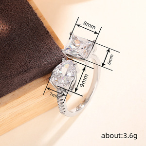 Anello Geometrico a Goccia Aperto e Regolabile con Design Quadrato per Donne - Product Image 6