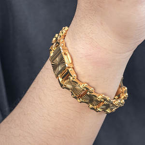 กำไลข้อมือและกำไลแฟชั่นสแตนเลสสตีลกันน้ำ ป้องกันการหมอง ชุบทอง 14K 18K สำหรับผู้หญิง - Product Image 5