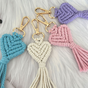 <span class=keywords><strong>Porte</strong></span>-clés en forme de <span class=keywords><strong>cœur</strong></span> avec pompon pour tissage fait main <span class=keywords><strong>Porte</strong></span>-clés en forme de <span class=keywords><strong>cœur</strong></span> <span class=keywords><strong>Porte</strong></span>-clés en forme de <span class=keywords><strong>cœur</strong></span> <span class=keywords><strong>Porte</strong></span>-clés <span class=keywords><strong>macramé</strong></span> pour amoureux du coton - Product Image 2