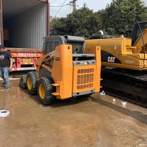 Prix bas certifié EPA et CE Bon état Utilisé Skid Steer CASE 420 Moteur d'origine Excellentes performances - Product Image 4