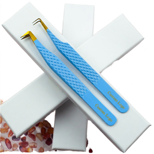 Pinzas para Pestañas TEEJAY de Alto Rendimiento en Color Azul Cielo y Dorado, 90 Grados, con Empaque de Cartón, Envío Gratis - Product Image 1