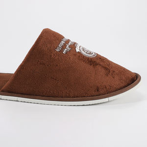 Pantuflas de Lujo para Hotel con Logotipo y Pantuflas Gruesas de Lujo Diseñadas para Habitaciones de Huéspedes que Brindan Comodidad - Product Image 1