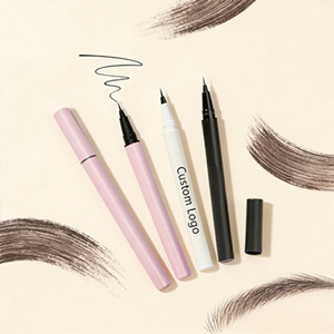 Stylo à sourcils ultra-fin liquide à base d'eau, imperméable, de haute qualité, OEM ODM, pour maquillage estival, alternative au tatouage, pour une esthétique naturelle. - Product Image 1