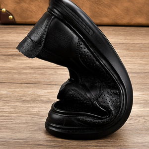 Mocasines de cuero genuino para hombre, punta redonda, suela de goma antideslizante, zuecos de moda de otoño para papá, cómodos y de ajuste ancho - Product Image 2