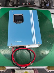 Onduleur solaire hybride hors réseau 1KW 12V 24V basse fréquence DC vers AC 110V 220V monophasé à onde sinusoïdale pure avec contrôleur <span class=keywords><strong>PWM</strong></span> ou MPPT - Product Image 4