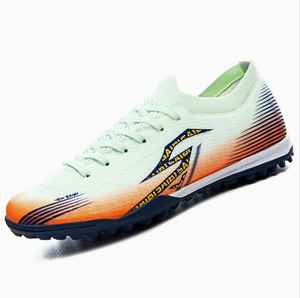 Chaussures de football TF noires, blanches, roses, bleues et orange, résistantes, pour terrains synthétiques, pour écoles et clubs amateurs, vente en gros directe du fabricant - Product Image 1
