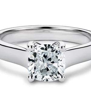 Diamante de laboratorio CVD 3CT corte cojín EX D VVS2 IGI diamante certificado en un anillo de diamante solitario - Product Image 1