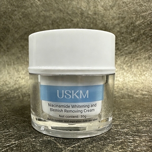 Crema Aclarante <span class=keywords><strong>para</strong></span> <span class=keywords><strong>la</strong></span> Piel con Niacinamida y Vitamina E - Reduce las <span class=keywords><strong>Manchas</strong></span> Oscuras y Mejora <span class=keywords><strong>la</strong></span> Opacidad - Product Image 1