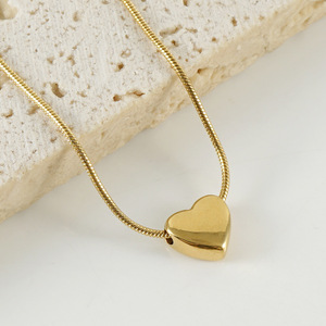 Collier Cœur en Acier Inoxydable et Titane avec Lettres Personnalisées, Chaîne Serpent 18 carats, pour Femme - Nouvelle Collection Transfrontalière - Product Image 2
