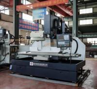 XK7136 Fraiseuse verticale CNC à broche unique Système de contrôle GSK Usinage multifonctionnel des métaux État neuf comprenant un roulement BT40