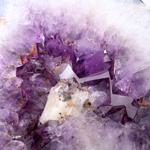 Cristal Natural en Rodajas, Geoda de Amatista con Base - Product Image 5