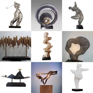 Scultura Astratta Moderna in Resina all'Ingrosso, Grande Opera d'Arte Verticale Astratta in Metallo Dorato di Lusso, Scultura in Fibra di Vetro per Hotel - Product Image 3