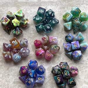Lot de 7 dés de jeu de rôle (RPG) en résine acrylique multicolore, polyèdre numérique PRTG, pour D&D - Product Image 1