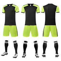 Herren-Trainings-Fußballtrikot-Set mit Wärmeübertragungsdruck von Teamnummern/Namen, 100% Polyester, Schnelltrocknend, Kurzarm
