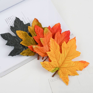 Grandes <span class=keywords><strong>feuilles</strong></span> <span class=keywords><strong>d</strong></span>'érable artificielles jaunes en plastique pour <span class=keywords><strong>décoration</strong></span> de mariage, de Noël et <span class=keywords><strong>d</strong></span>'<span class=keywords><strong>automne</strong></span> - Product Image 3