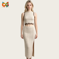 Service OEM/ODM CG : Ensemble 2 pièces en maille jacquard ondulée pour femme, comprenant un crop top sans manches et une jupe fendue, idéal pour les vacances, les clubs et les soirées.