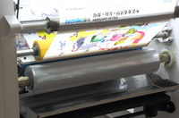 Machine de laminage à sec automatique rouleau à rouleau pour films plastiques