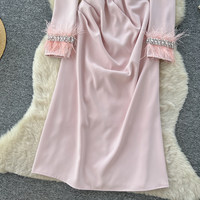 Robe midi décontractée élégante pour femmes WIWT, rose, à manches longues, avec strass, bordure en plumes d'autruche, plissée, coupe évasée, pour tous les jours et les soirées