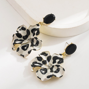 Pendientes con Colgante de Flores y Estampado de Leopardo, Estilo Exagerado y Único para Venta al por Mayor de Pendientes de Flores de Moda - Product Image 2
