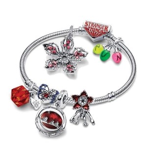 Ciondoli in Argento Placcato Rame con Perline, Accessori alla Moda per Donna, Adatti per Braccialetti Fai-<span class=keywords><strong>da</strong></span>-te Stile Stranger Things, Vendita all'Ingrosso - Product Image 2