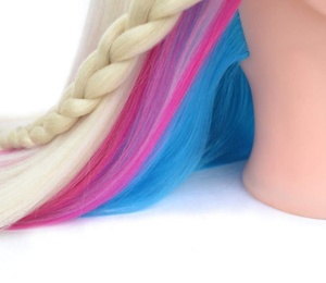 Cabeza de maniquí colorida de 24-26 "con pelo sintético 100%, cabeza de muñeca de cosmetología de peluquería profesional para novia, cabeza de entrenamiento - Product Image 5